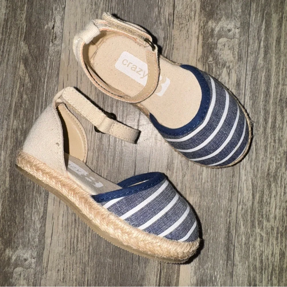 Crazy 8 Striped Blue and Cream Kids Sandals